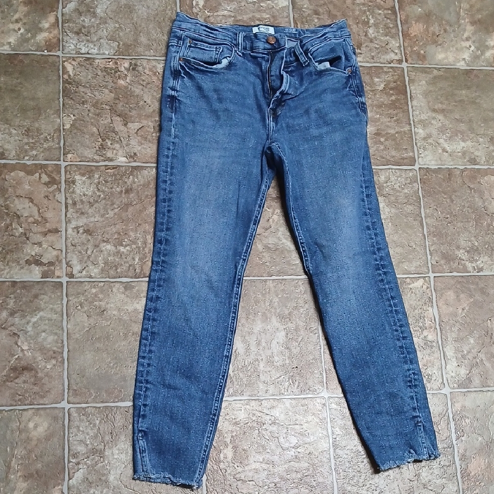 Kensie "The Kelsey" High Rise  Skinny Blue Jeans Size 10 Frayed Ankles